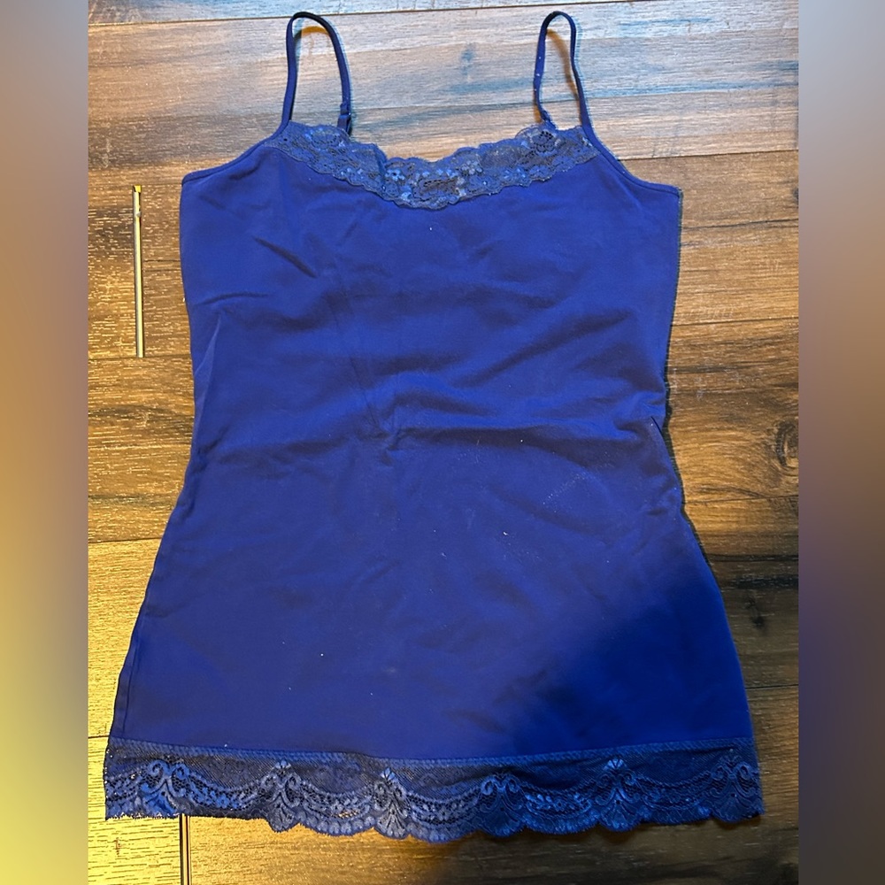 Express lace trim fitted tank top size M